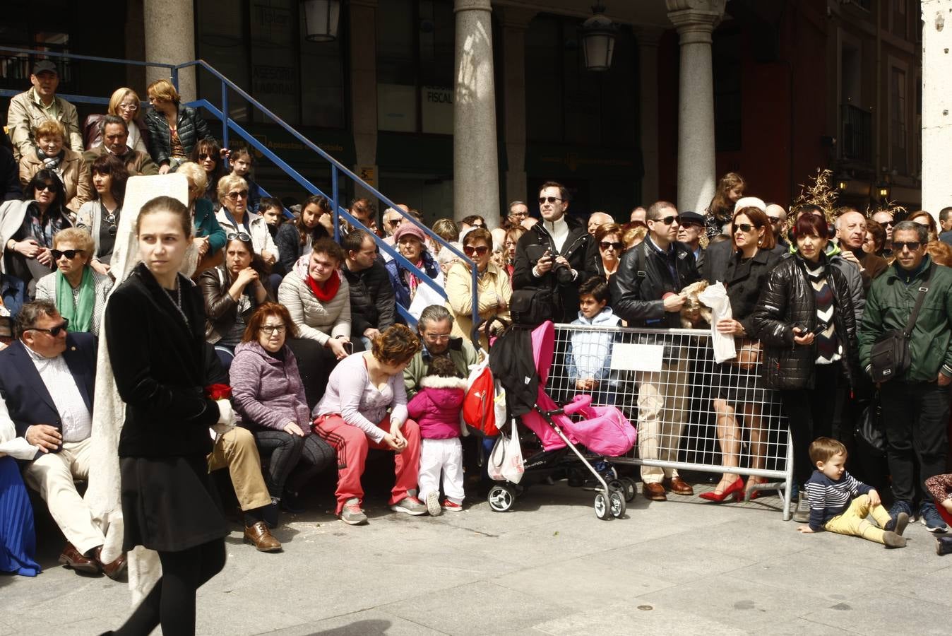 Fotos: Público en la Procesión del Encuentro en Valladolid (2/4)