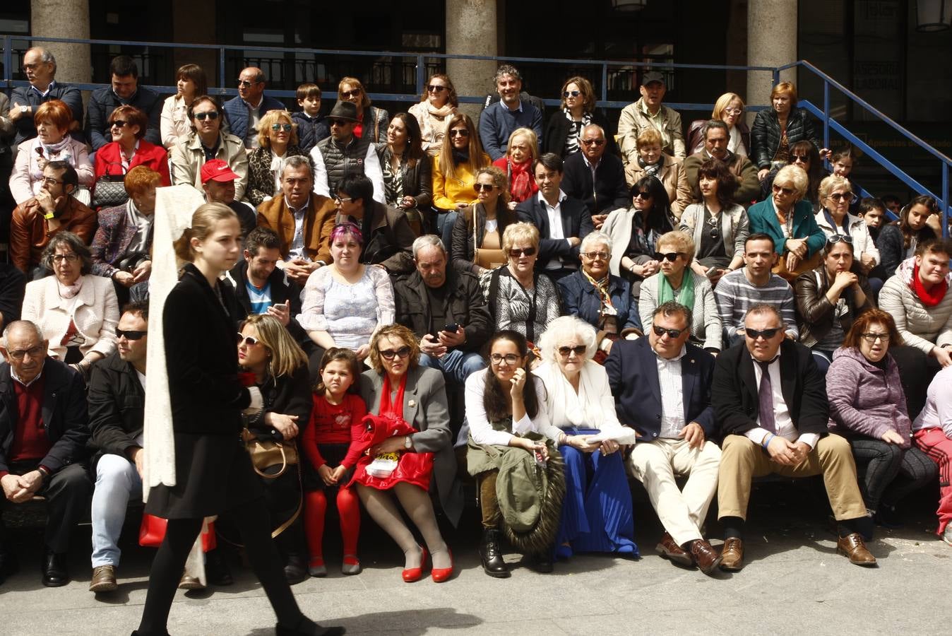 Fotos: Público en la Procesión del Encuentro en Valladolid (2/4)