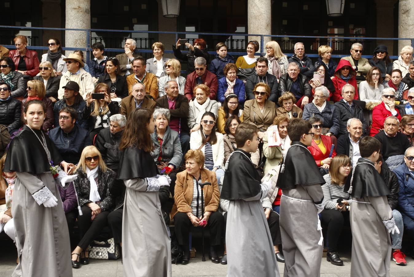 Fotos: Público en la Procesión del Encuentro en Valladolid (2/4)