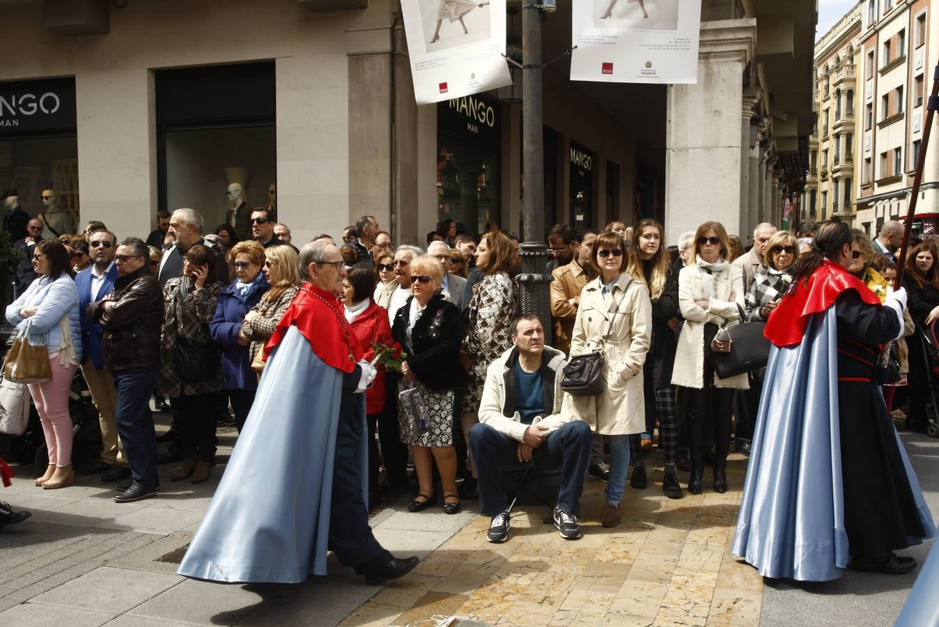 Fotos: Público en la Procesión del Encuentro en Valladolid (2/4)