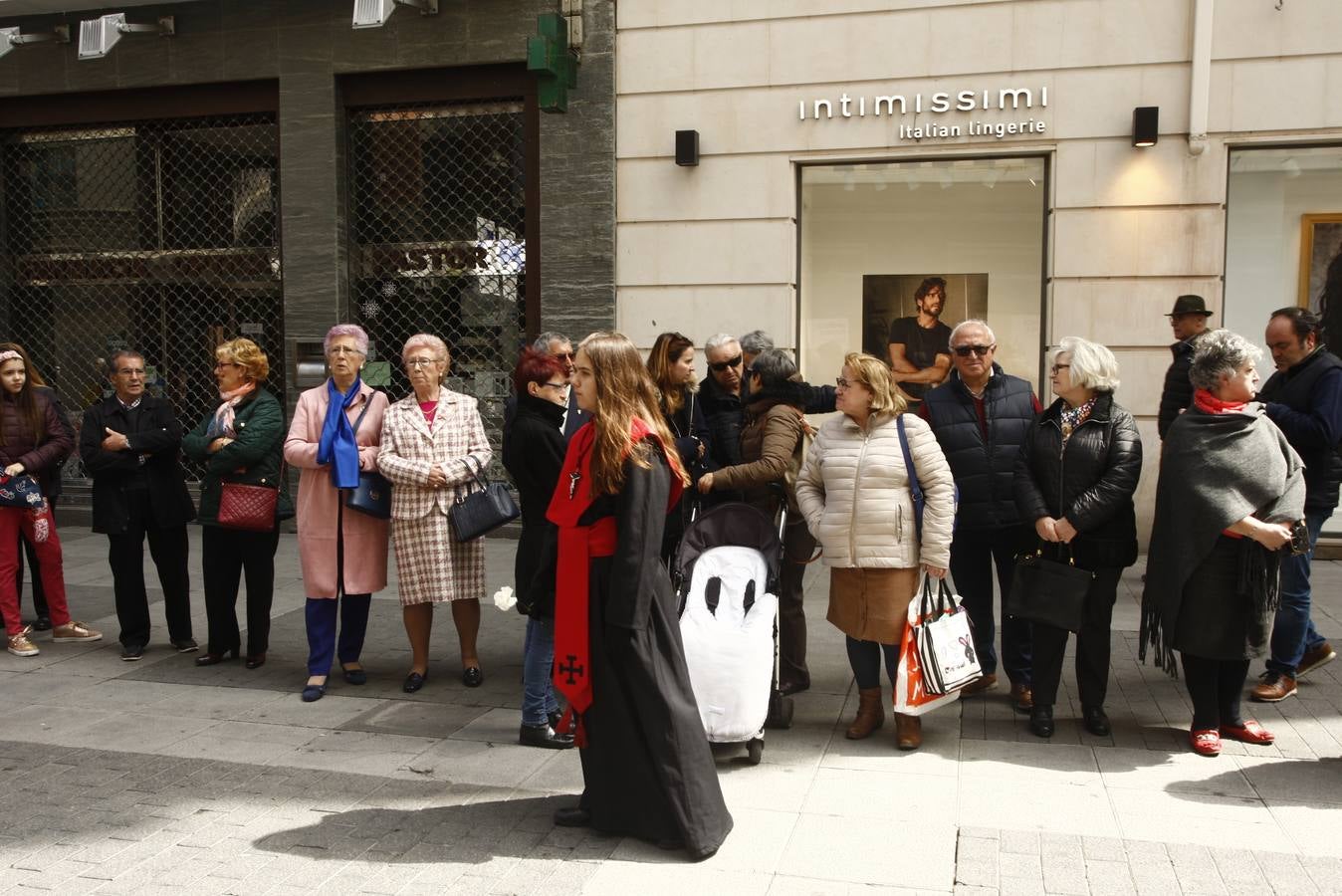 Fotos: Público en la Procesión del Encuentro en Valladolid (3/4)