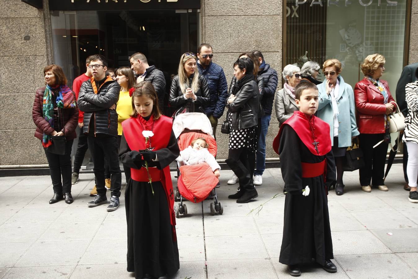 Fotos: Público en la Procesión del Encuentro en Valladolid (3/4)