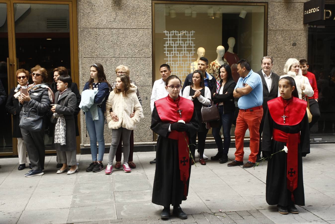 Fotos: Público en la Procesión del Encuentro en Valladolid (3/4)
