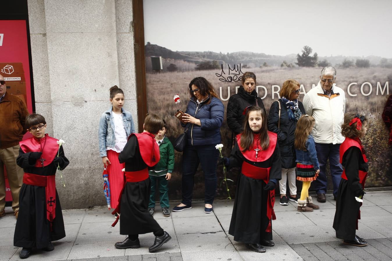 Fotos: Público en la Procesión del Encuentro en Valladolid (3/4)