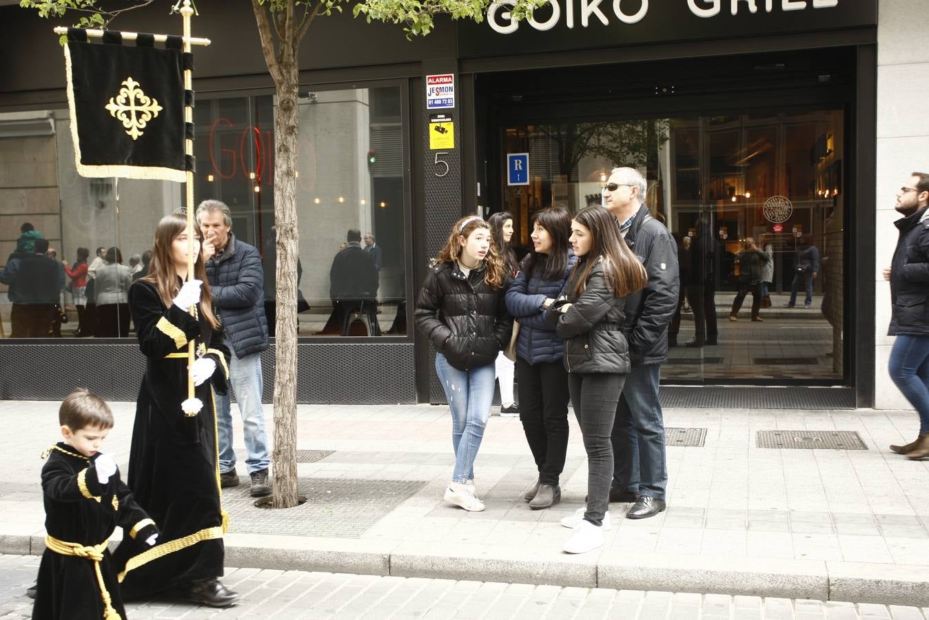 Fotos: Público en la Procesión del Encuentro en Valladolid (3/4)