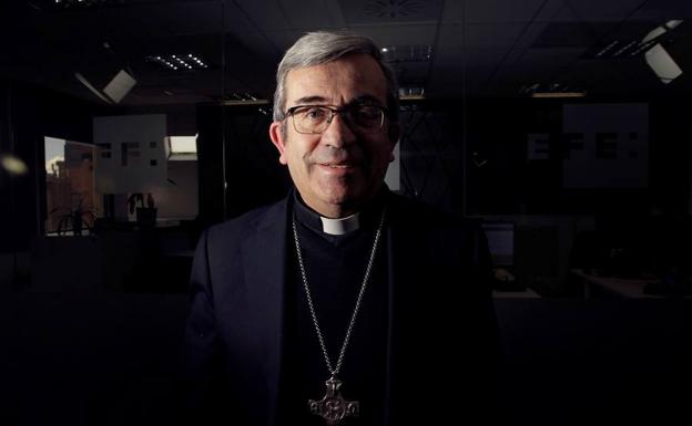 El obispo auxiliar, Luis Argüello. 