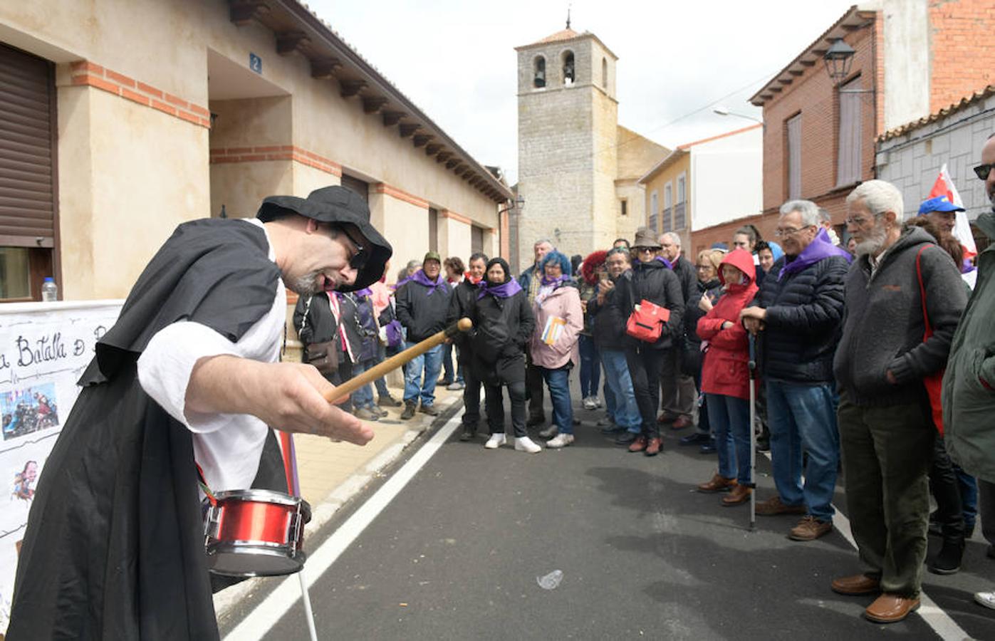 Los más de 13.000 asistentes a la campa de Villalar que celebraron el Día de Castilla y León disfrutaron de viandas y actuaciones de música