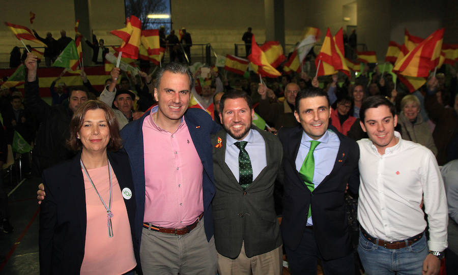 Fotos: Javier Ortega Smith en el mitin de Vox en Segovia