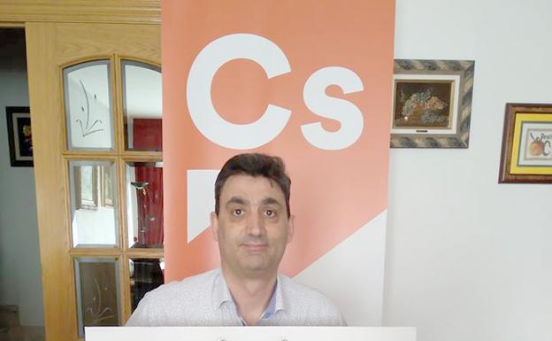 Óscar Carpizo candidato a la alcaldía por Ciudadanos.