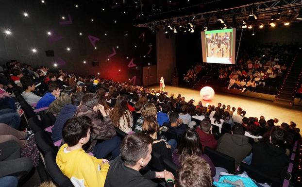 Actividad de los jóvenes en el LAVA. 