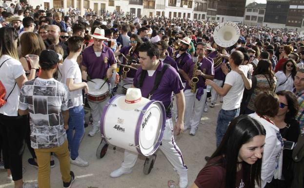 La Unión Musical El Pendón, en la concentración de charangas de Peñafiel en ediciones anteriores. 