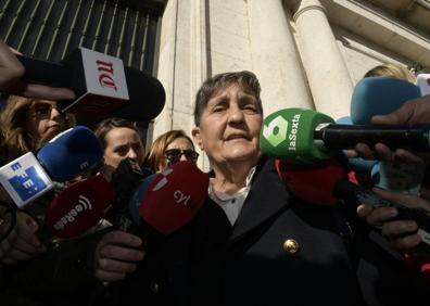 Imagen secundaria 1 - «Davinia es inocente, es una persona muy confiada», alega el abogado de la madre de Sara