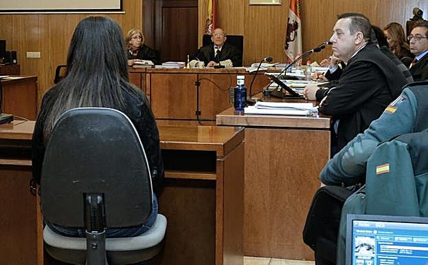 La madre de Sara durante su delcaración. 