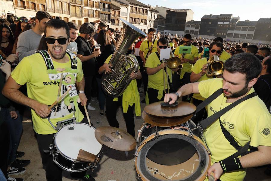 Fotos: Joranada del sábado en la Concentración de Charangas de Peñafiel