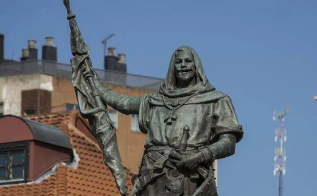Estatua del Conde Ansúrez, en la Plaza Mayor de Valladolid. 