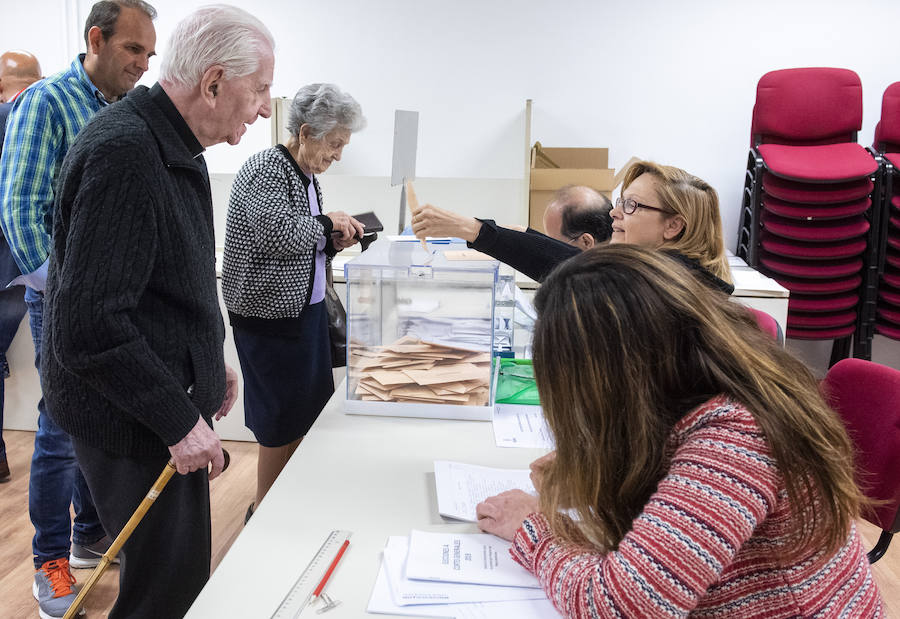 Fotos: Jornada de elecciones generales en Segovia (3)