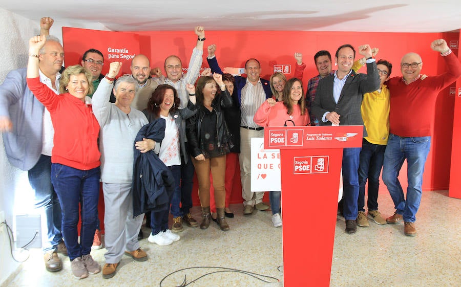 Fotos: PSOE y PP viven su noche electoral