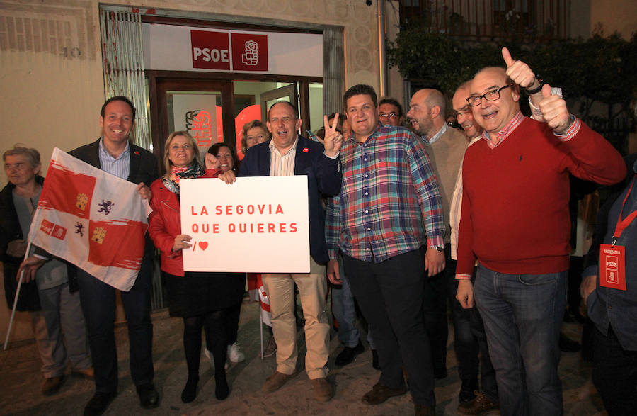 Fotos: PSOE y PP viven su noche electoral