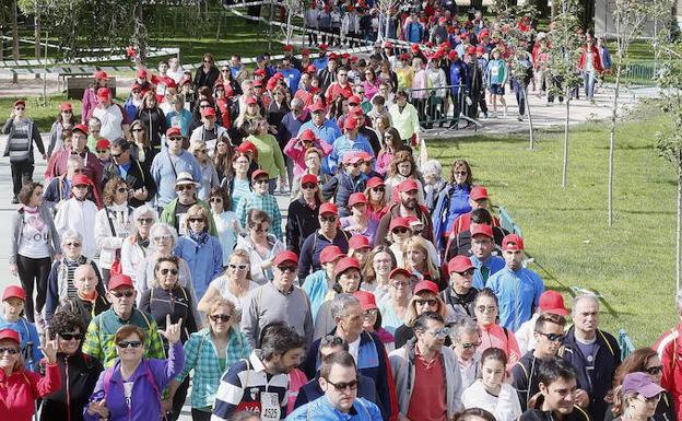 Participantes en la Marcha Asprona en ediciones anteriores. 