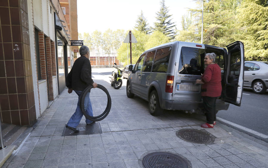 Fotos: Desahucian a un matrimonio de pensionistas y sus dos hijos en Palencia