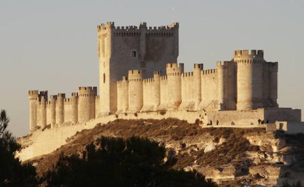 Castillo de Peñafiel, donde se ubica el Museo Provincial del Vino. 