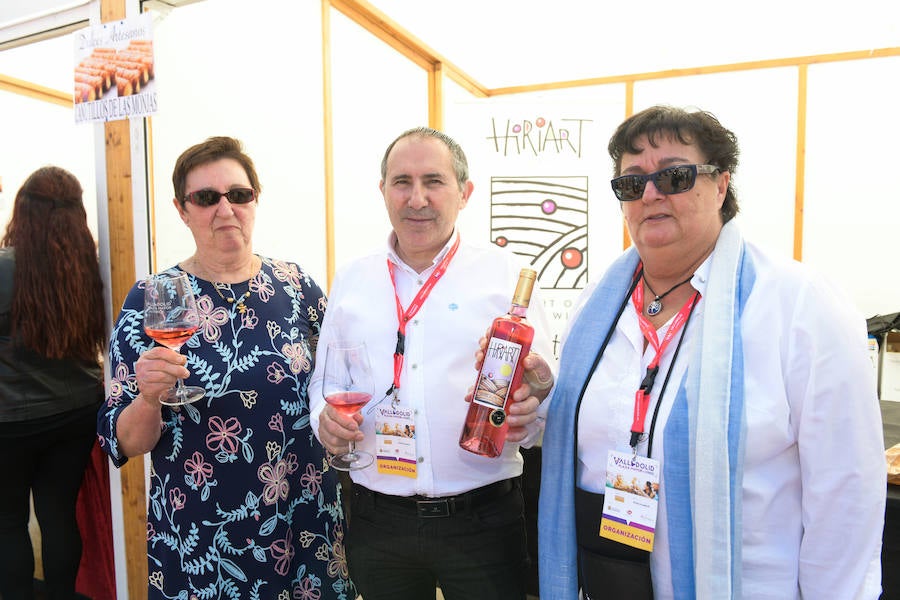 La Plaza Mayor de Valladolid ha acogido esta mañana la segunda jornada de la cita Valladolid, Plaza Mayor del Vino