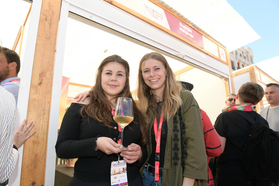 La Plaza Mayor de Valladolid ha acogido esta mañana la segunda jornada de la cita Valladolid, Plaza Mayor del Vino