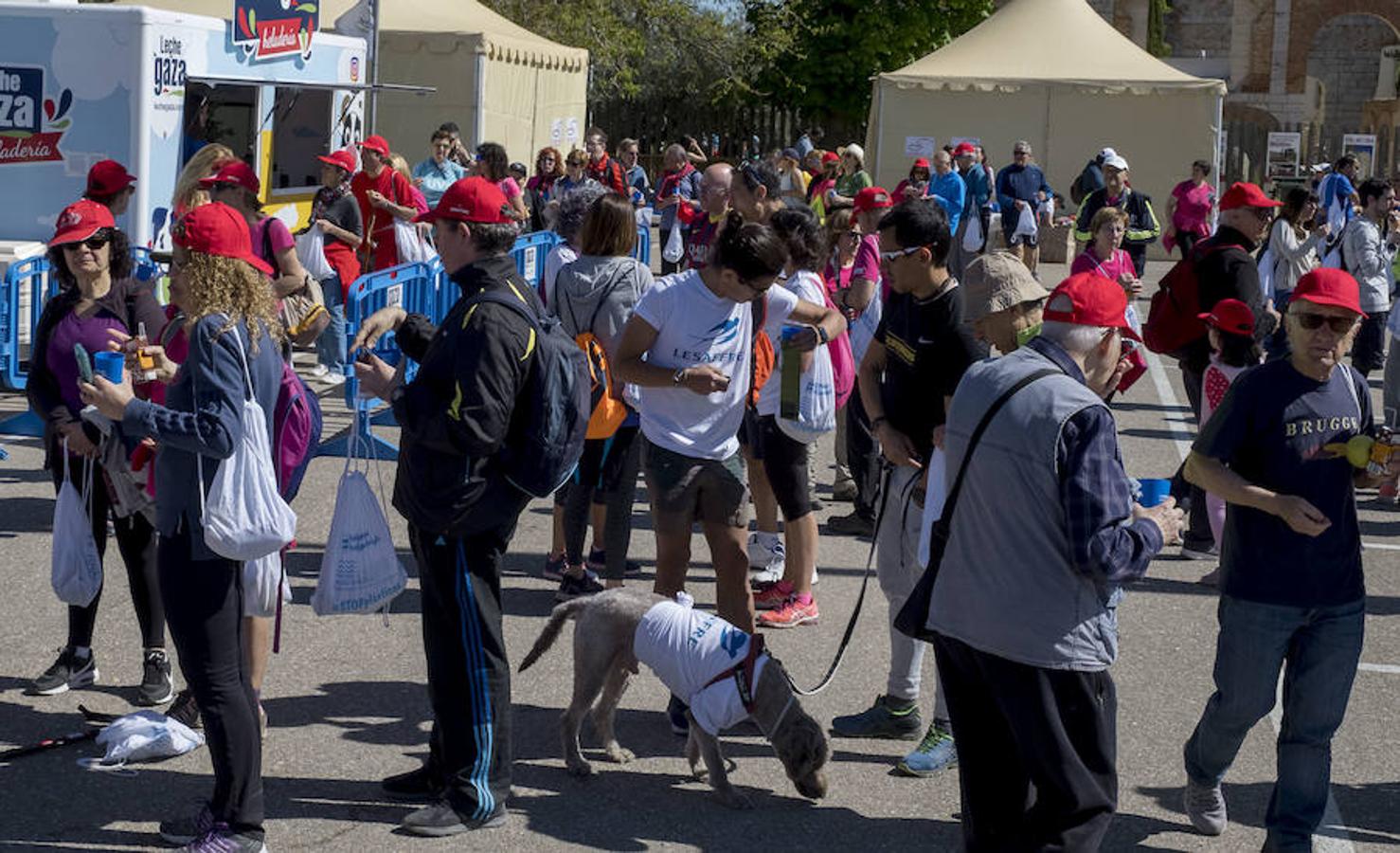 Participantes en la 42 edición de la Marcha Asprona en Valladolid