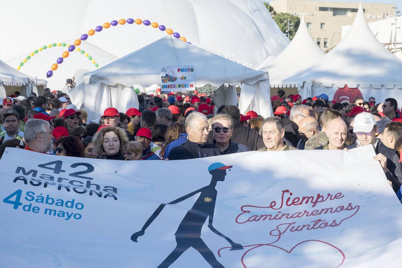 Participantes en la 42 edición de la Marcha Asprona en Valladolid