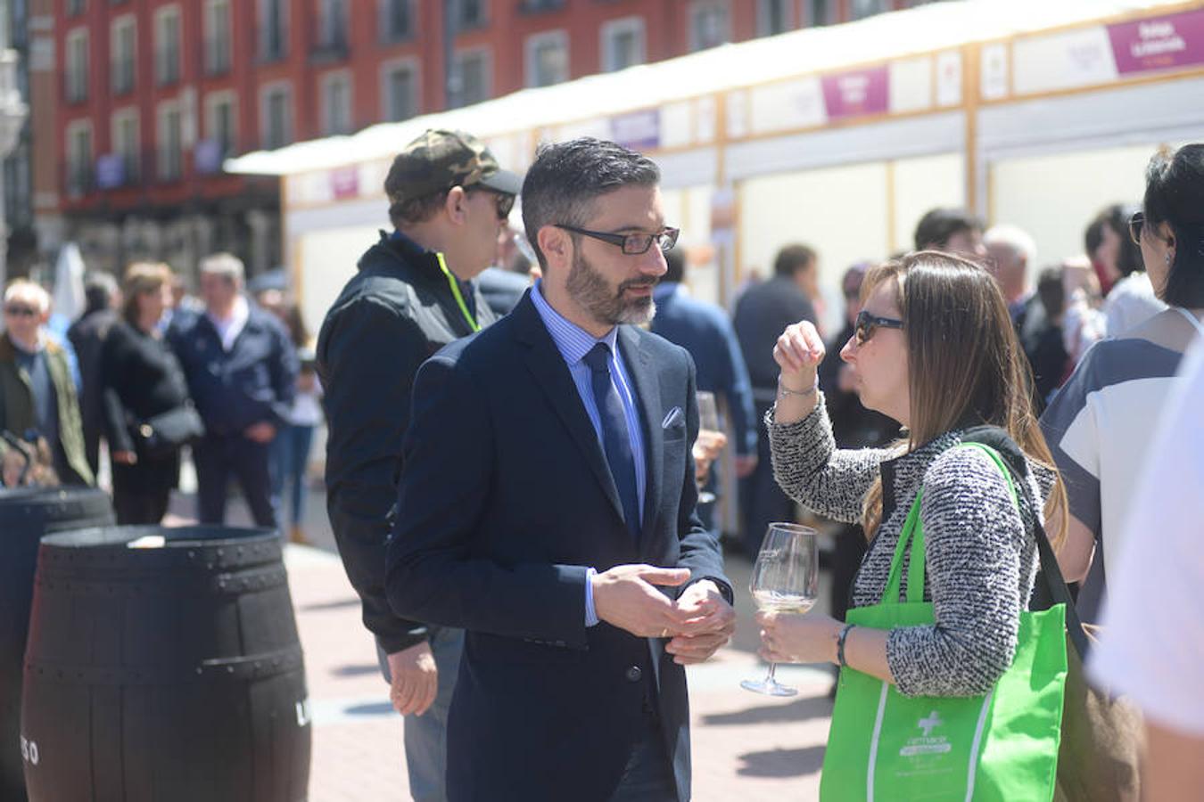 La Plaza Mayor de Valladolid ha acogido esta mañana la segunda jornada de la cita Valladolid, Plaza Mayor del Vino