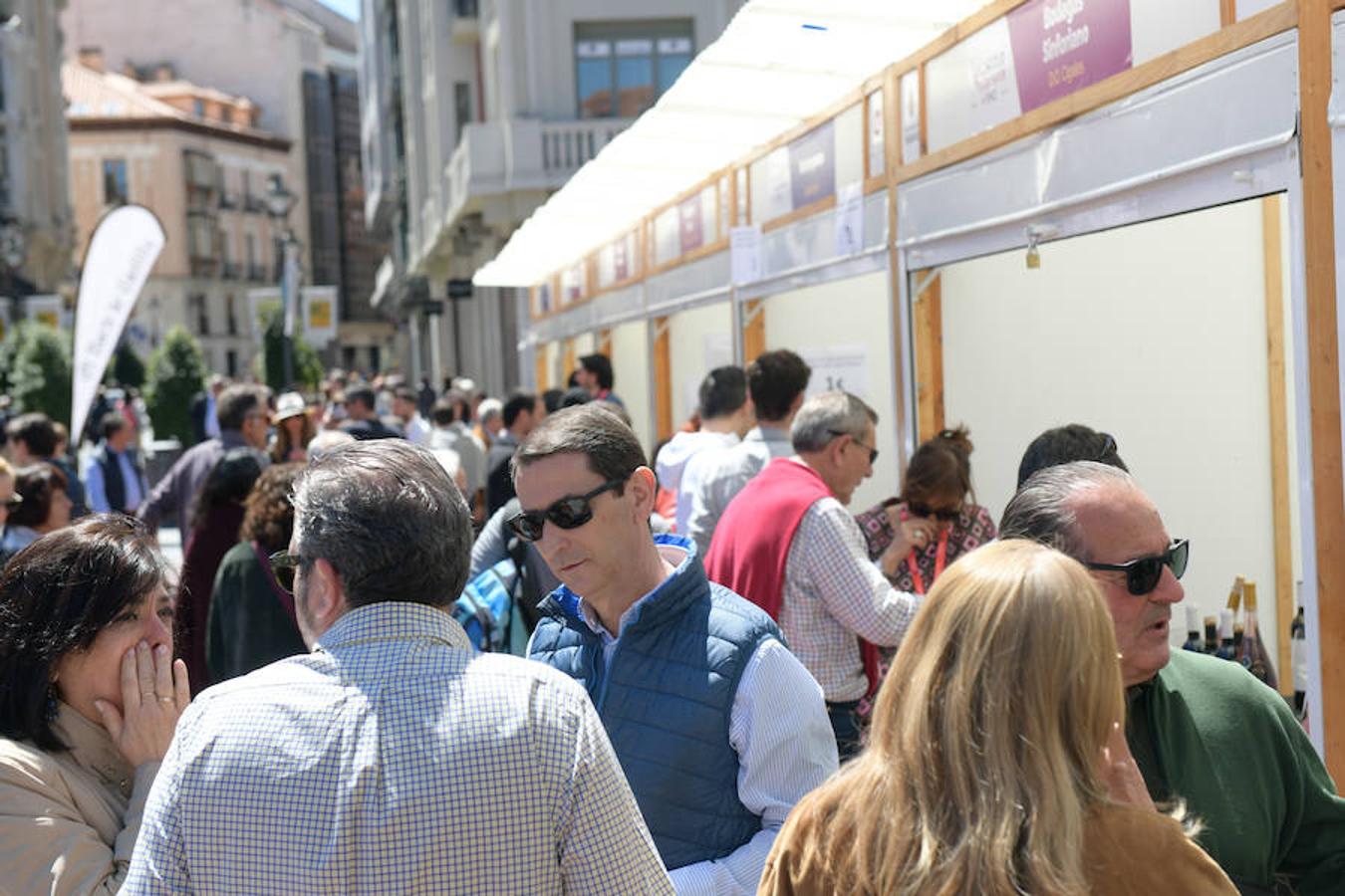 La Plaza Mayor de Valladolid ha acogido esta mañana la segunda jornada de la cita Valladolid, Plaza Mayor del Vino