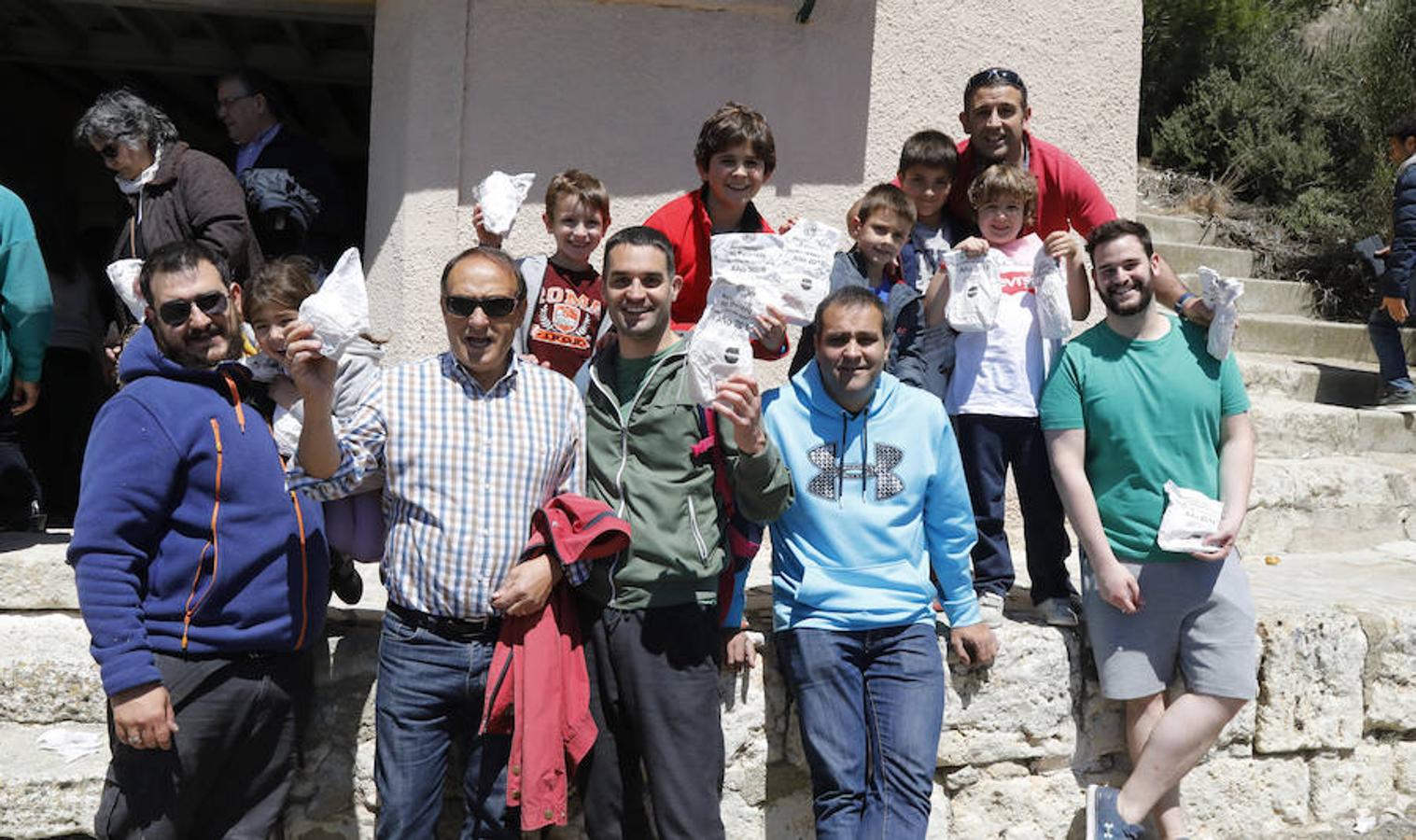 Fotos: Palencia vive la pedrea del pan y el queso