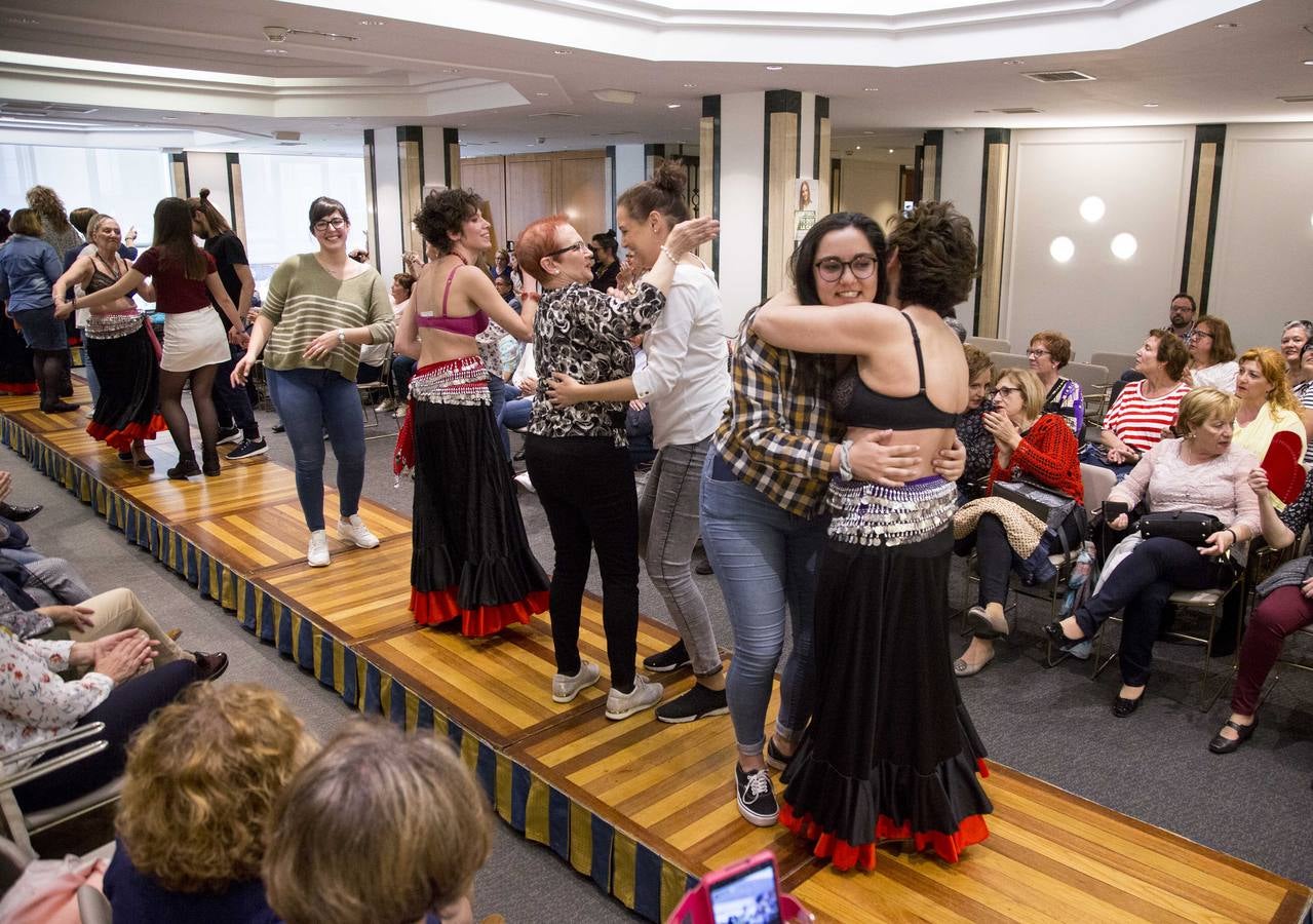 La Asociación Española Contra el Cáncer celebra en el hotel Olid la edición número 22 de su desfile