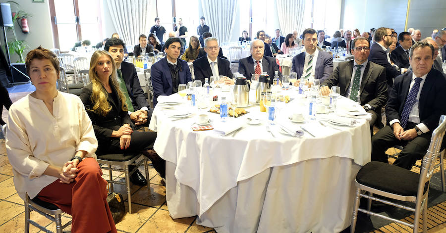 Marifé Blanco, Silvia Herrero, Ignacio Antolín, José Manuel García, Anselmo Ariznavarreta, Alberto Cobo, David Esteban, Ismael Pérez y Pablo Trillo