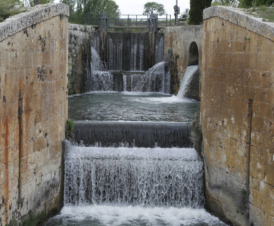 Fotos: Las esclusas 31 y 32 del Canal en la lista roja del patrimonio