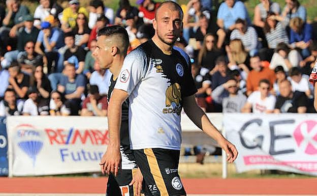 Adrián Llano, en un partido en LasPistas con Unionistas.