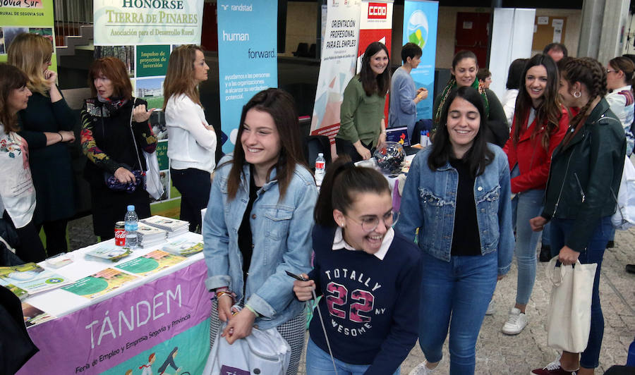 Fotos: Feria Tándem de empleo en el cámpus de la UVA en Segovia