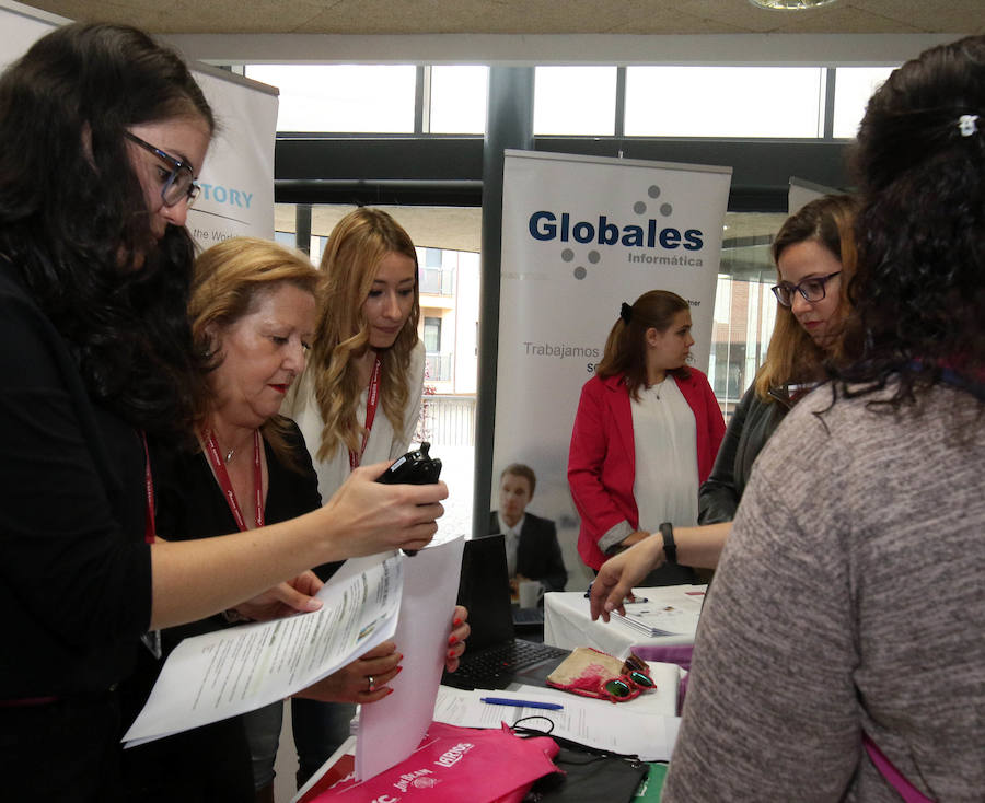 Fotos: Feria Tándem de empleo en el cámpus de la UVA en Segovia