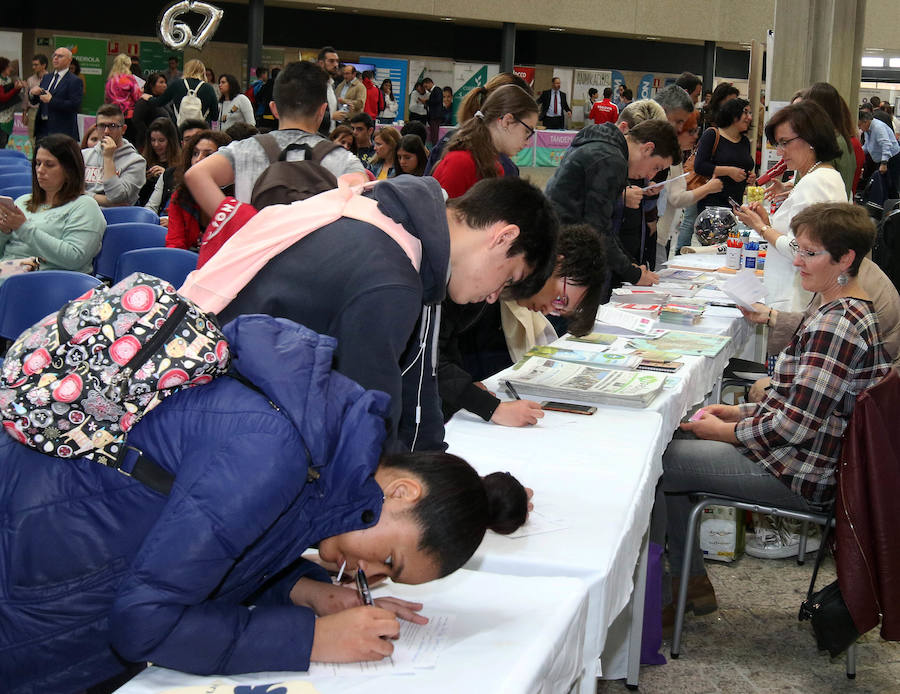 Fotos: Feria Tándem de empleo en el cámpus de la UVA en Segovia