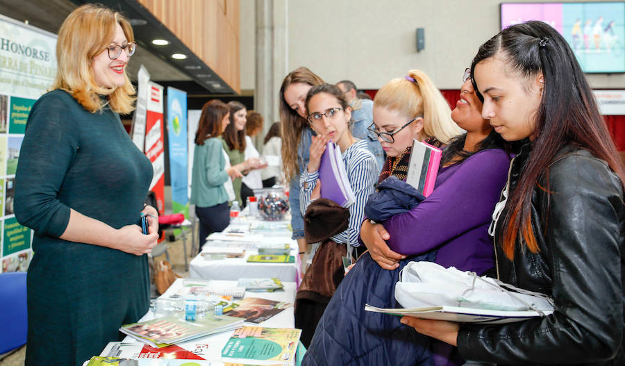 Fotos: Feria Tándem de empleo en el cámpus de la UVA en Segovia