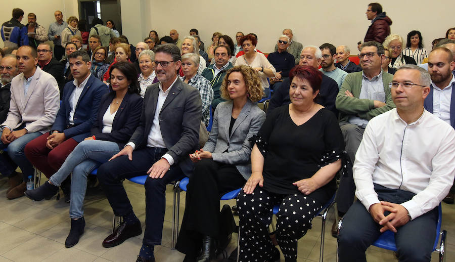 Fotos: La ministra Meritxell Batet arropa los candidatos socialistas de Segovia