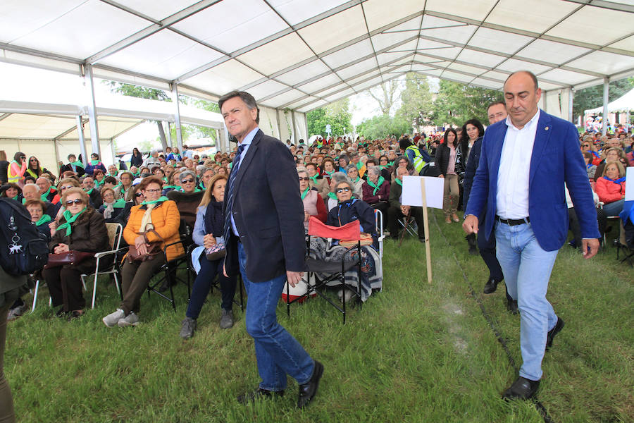 Fotos: Encuentro de participantes en las aulas de manualidades de la Diputación de Segovia.