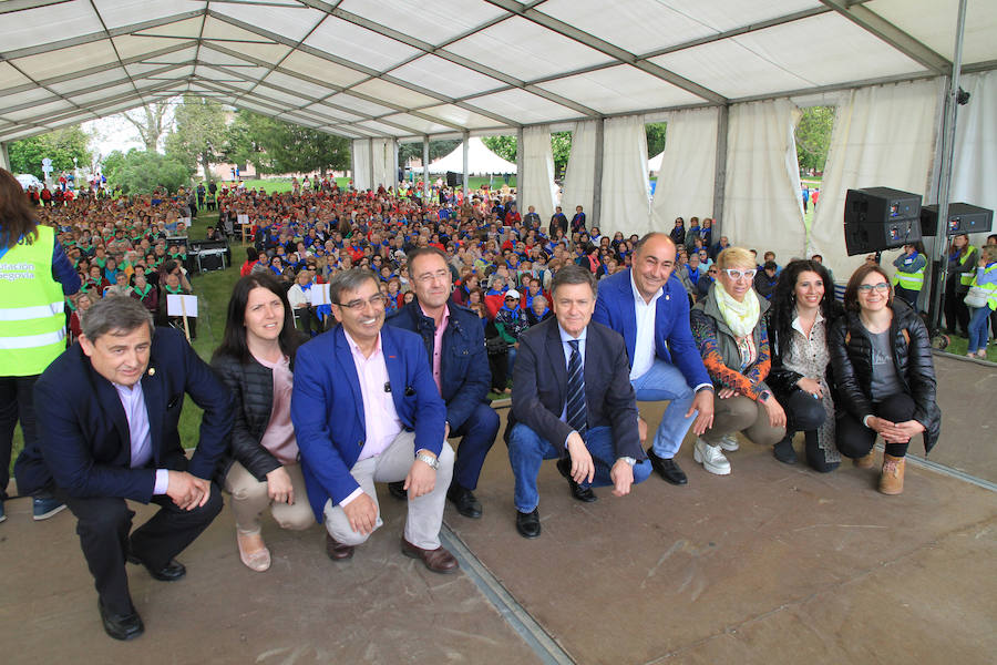 Fotos: Encuentro de participantes en las aulas de manualidades de la Diputación de Segovia.