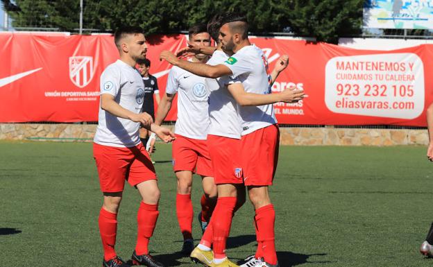 Los tormesinos celebran uno de los goles al Júpiter Leonés. 