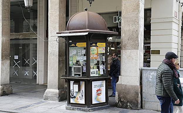 Quiosco de la ONCE en la Calle Mayor de Palencia. 