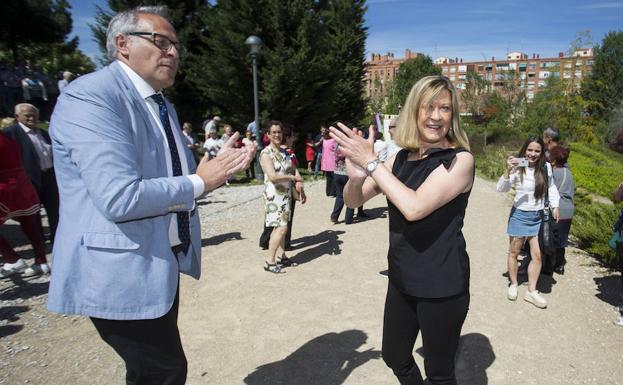 José Antonio Martínez Bermejo y Pilar del Olmo después de la misa.