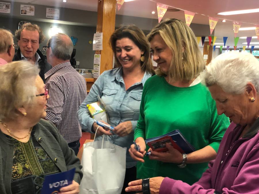 La candidata del PP a la alcaldía de Valladolid ha visitado el centro de mayores situado en el Paseo Juan Carlos I