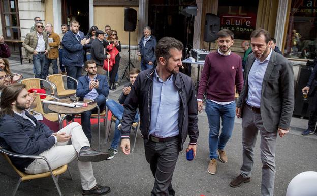 Luis Tudanca, junto a Óscar Puente y Fran Díaz en un acto en Valladolid, antes de partir hacia Ponferrada. 