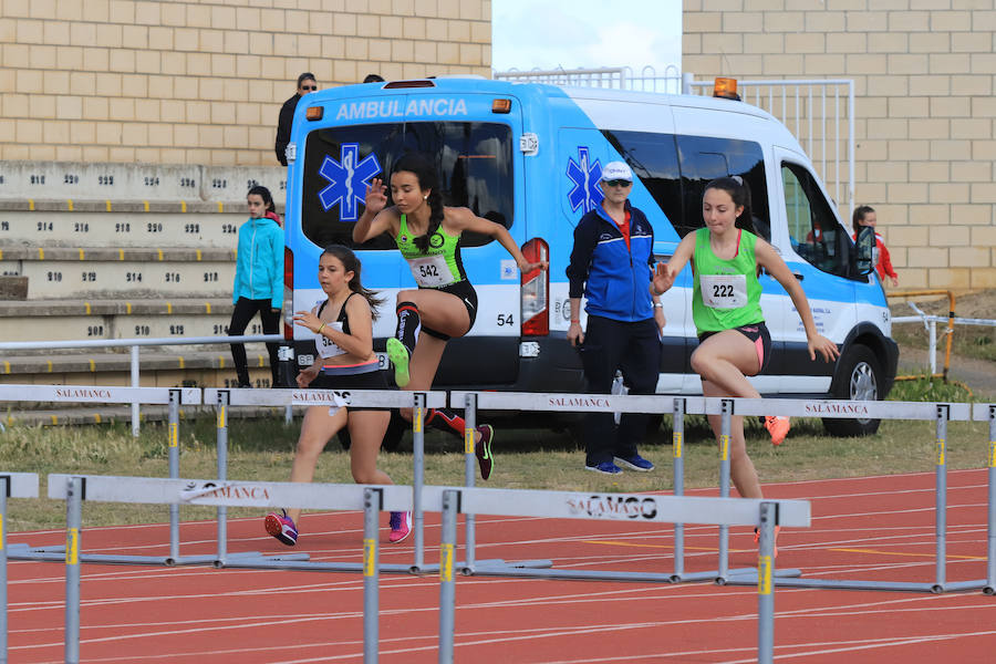 Salamanca vivió ayer una jornada netamente deportiva, porque además del Día del MIniBasket hubo pleno del Deporte Escolar con numerosas disciplinas, desde ajedrez a atletismo. 