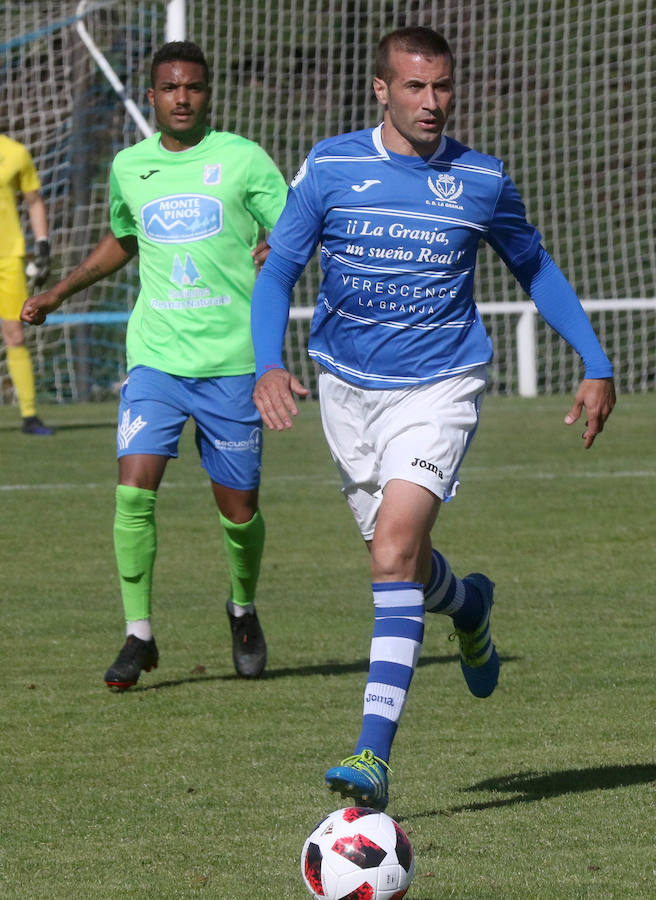 Fotos: Empate de La Granja que le vale para la permanencia en la despedida de Mario Zúñiga